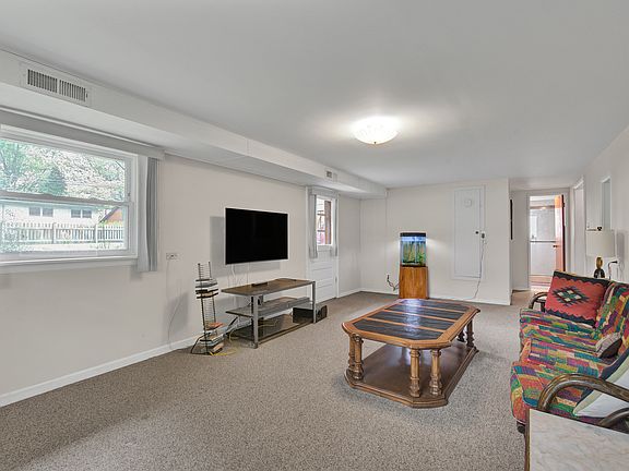 4th image of 12637 Major Ave