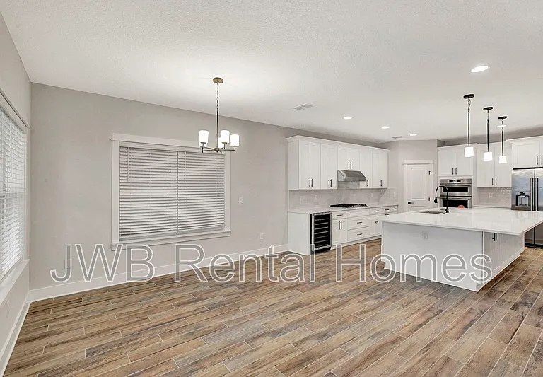 8859 Amalfi Ct — Photo 7