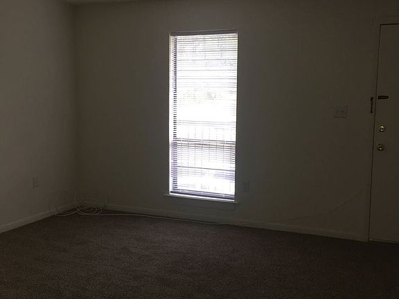 2nd image of 4138 Cresthill Dr APT 27