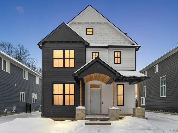 1368 Bennaville Ave, Birmingham, MI 48009