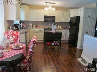 101 Timberbrook Dr, Saint Peters, MO 63376