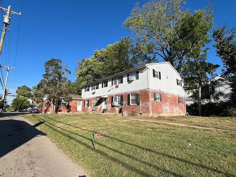210 S Beech St #2 — Photo 8