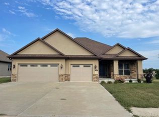 3213 Buckingham Dr, Sedalia, MO 65301