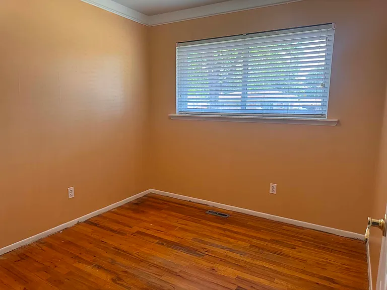 32345 Hawthorne Dr — Photo 32