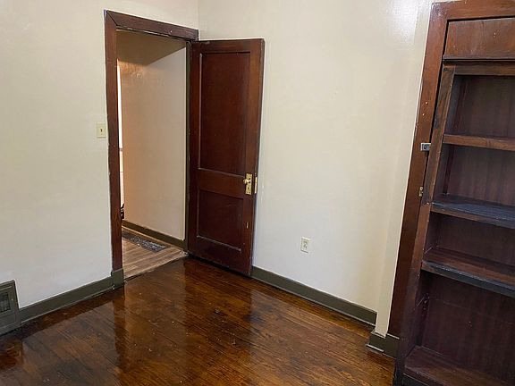 4th image of 328 McKinley Ave