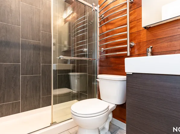 1553 De Kalb Avenue image 13 of 18