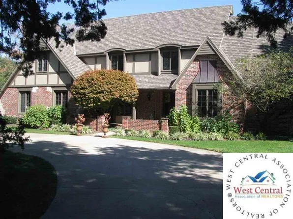 1400 S 8th St, Clinton, MO 64735