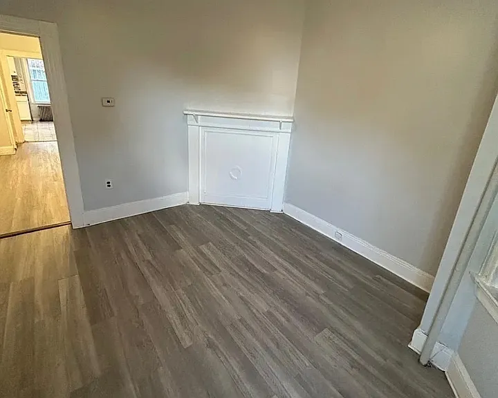 139 N 11th St #R1 — Photo 8