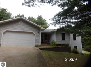 151 Ringneck Ln, Buckley, MI 49620