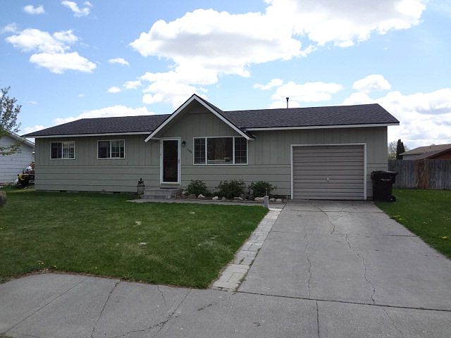 1st image of 400 N Bob O Link Dr