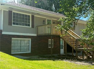 2918 Kimbrough Ln, Saint Joseph, MO 64506