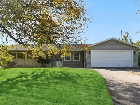 1303 Hiawatha Pl, Auburn, IN 46706