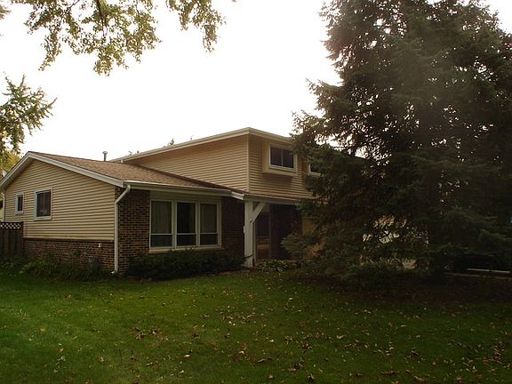 3rd image of 619 N Greenwood Dr