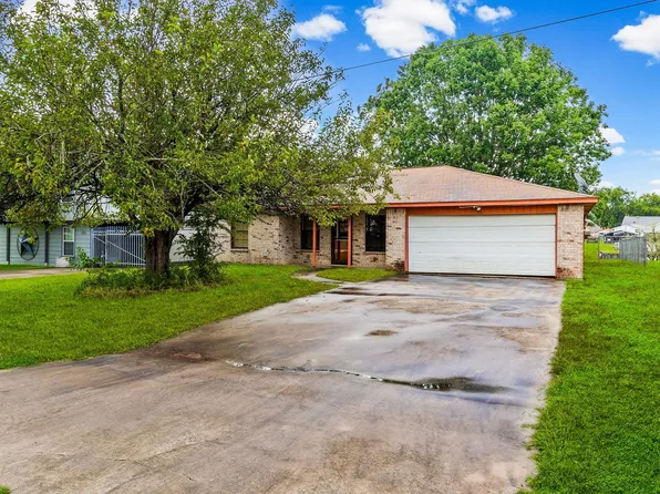 210 Kathy Ln, Livingston, TX 77351