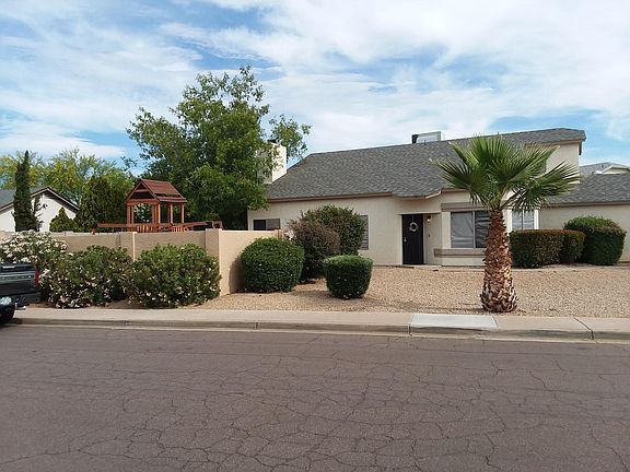 2nd image of 3014 E Siesta Ln