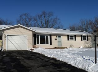 495 Illini Dr, Carol Stream, IL 60188