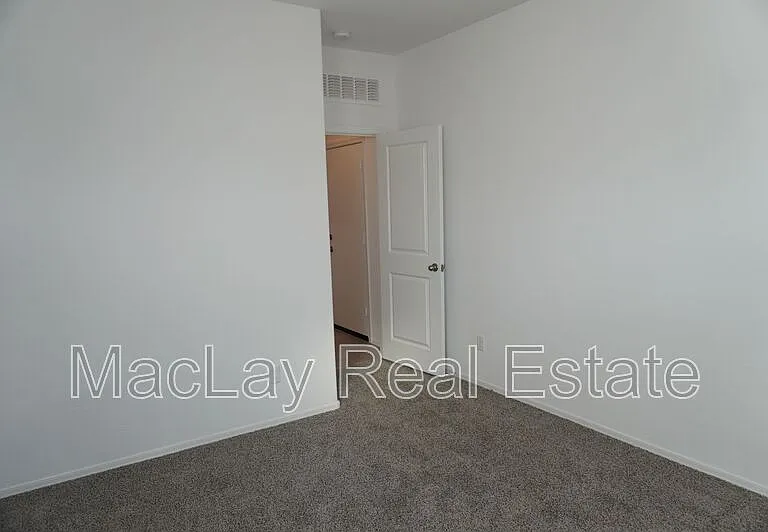 1164 W Chimes Tower Dr — Photo 32