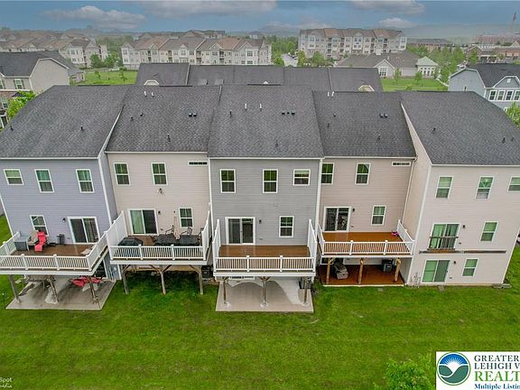 3rd image of 2179 Cook Dr
