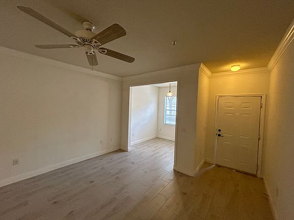 2nd image of 225 Southern Pecan Cir Unit 101