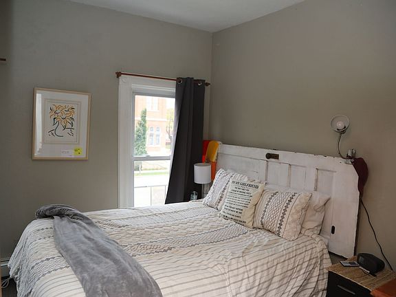 3rd image of 411 W Ave S #0