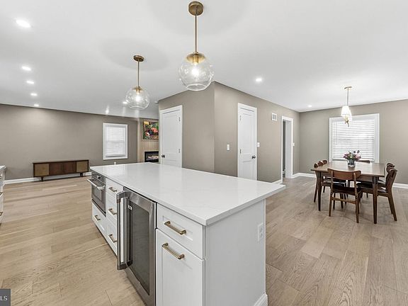 5th image of 151 Gedney Rd