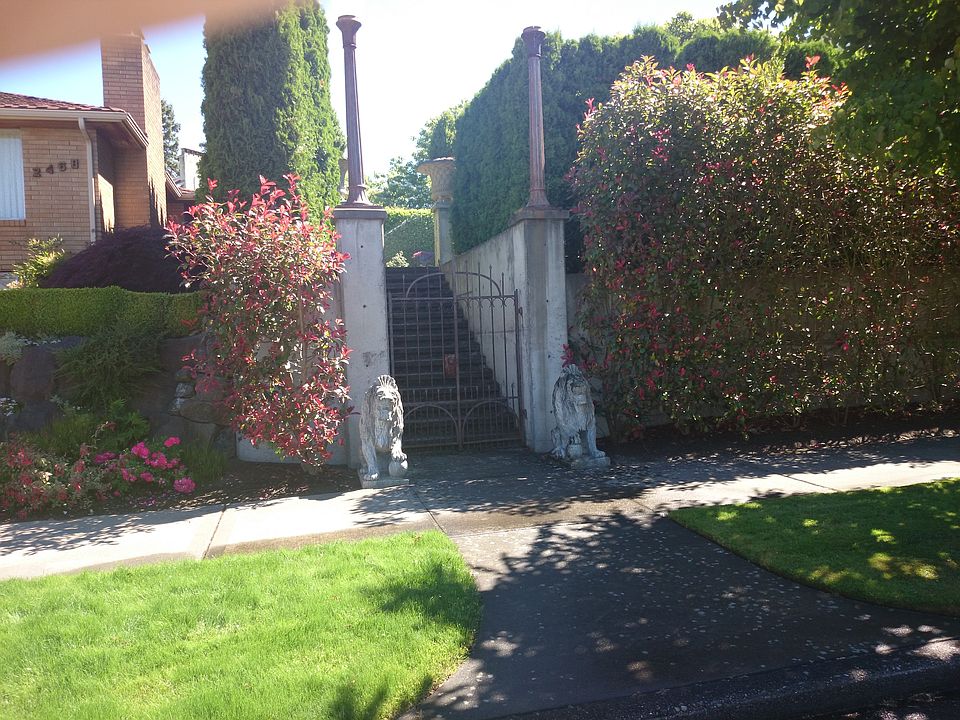 2nd image of 2507 W Viewmont Way W