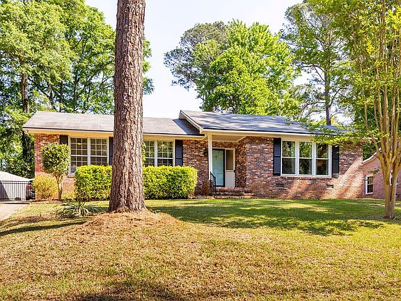 3rd image of 4027 Savannah Dr