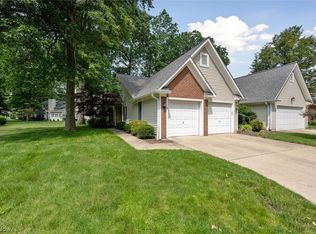 225 Westwind Dr UNIT 16, Avon Lake, OH 44012