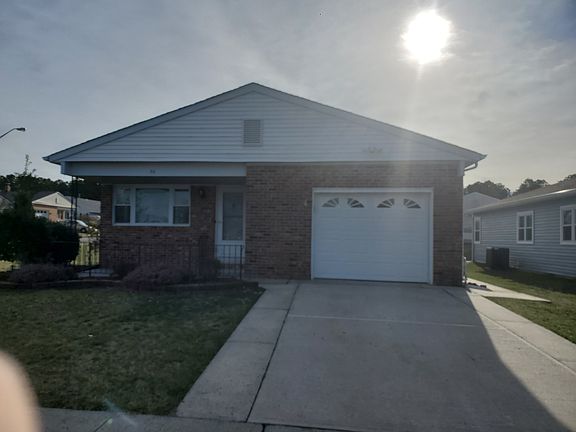 2nd image of 30 Merrilee Ln