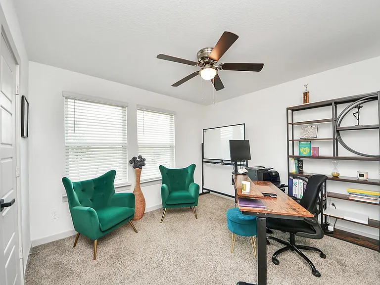 202 Serena Park Ln — Photo 10