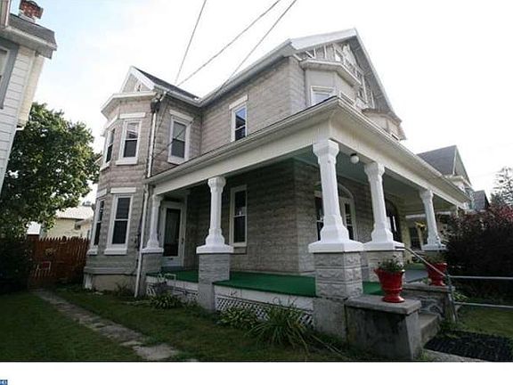 2nd image of 358 W Penn Ave