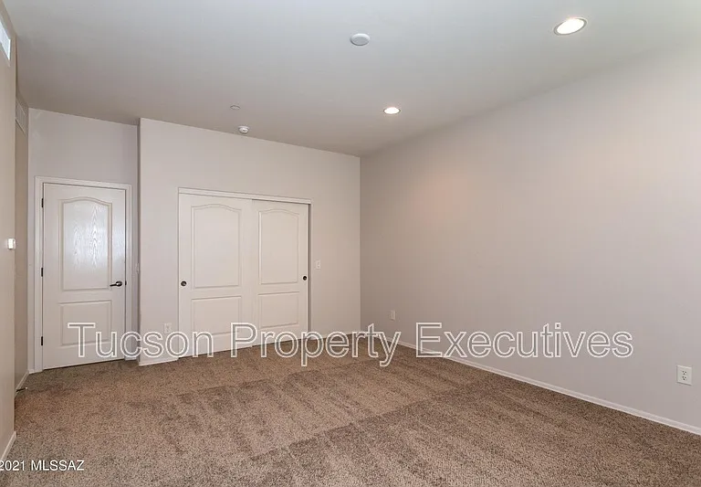 2442 E Emerald Moon Dr #1 — Photo 23