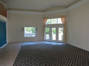 4th image of E599 Sheridan Dr