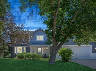 740 Ashley Dr, Chaska, MN 55318