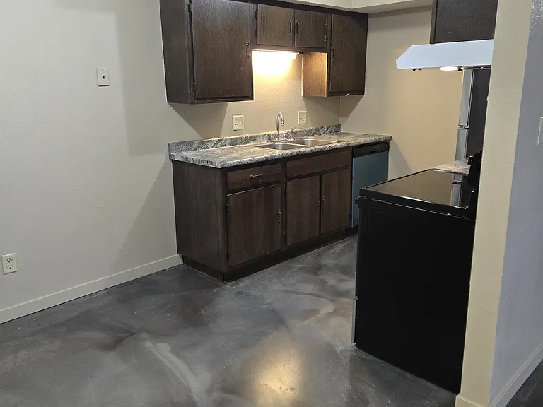 1118 Tiffany Pl — Photo 5