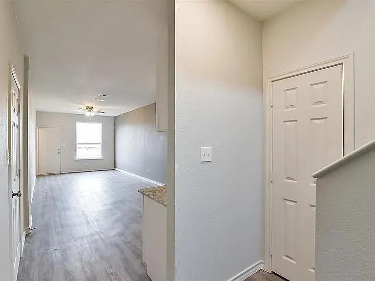 8006 Julie Ave — Photo 5