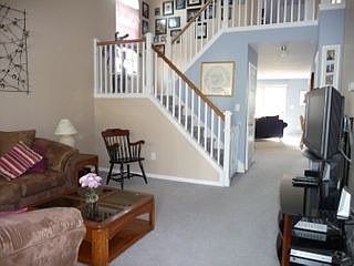 3rd image of 612 Warren Dr