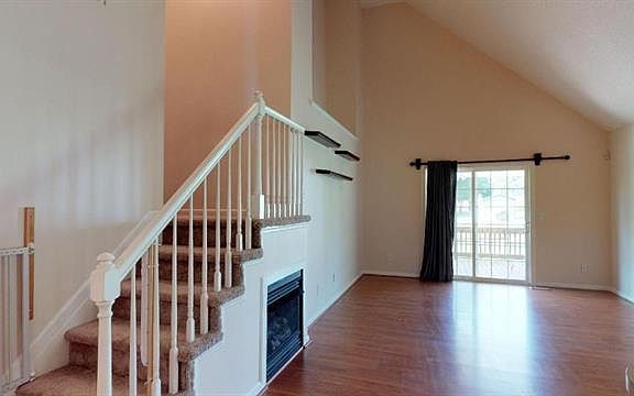 3rd image of 905 Linney Ln #B