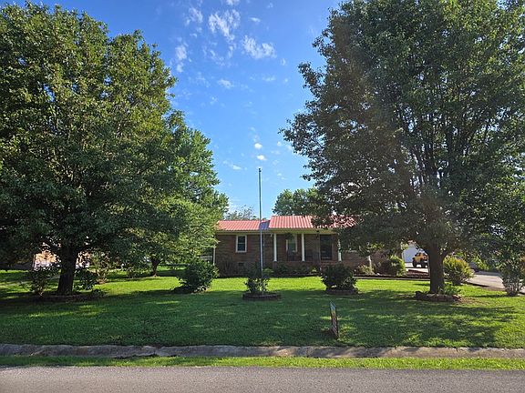4th image of 301 McQuade Cir