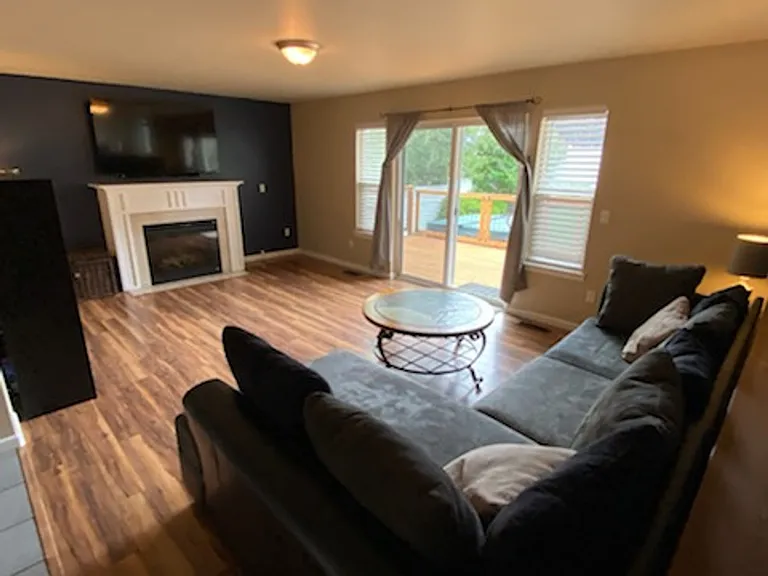 2104 W Honeysett Rd — Photo 8