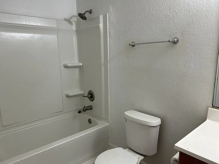 100 4th St S #8 — Photo 7