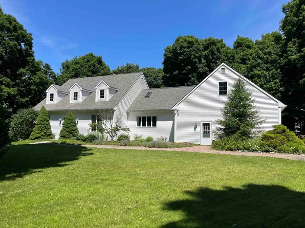 44 Lovers Lane, Grand Isle, VT 05458