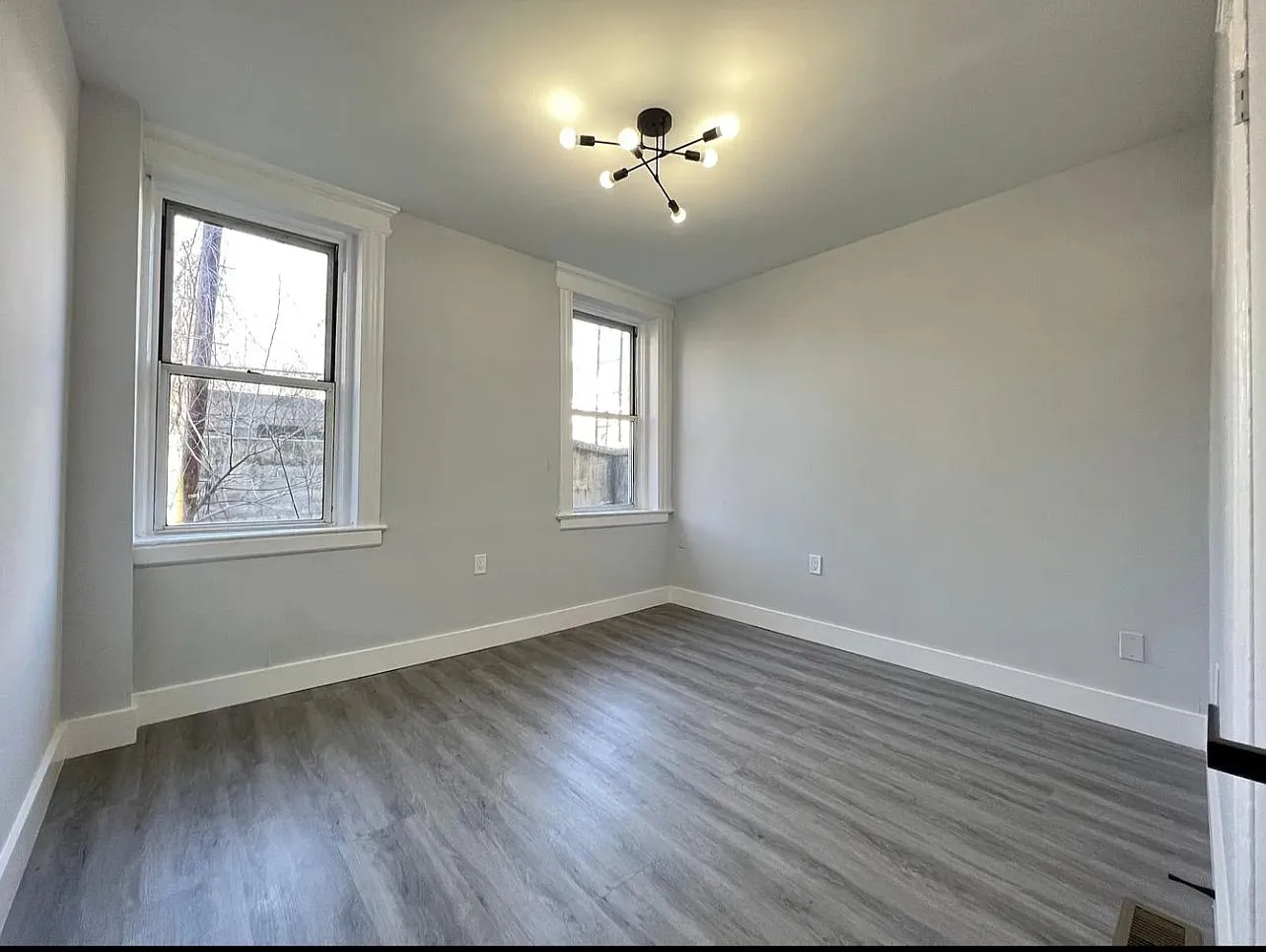 3 bed, 1000 sqft, $2,095 — Photo 4