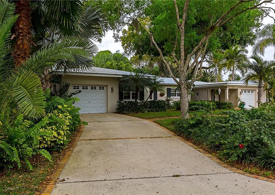 1st image of 3017 Golf View Dr