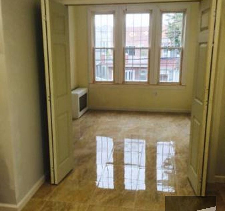 1st image of 2529 46th St #2