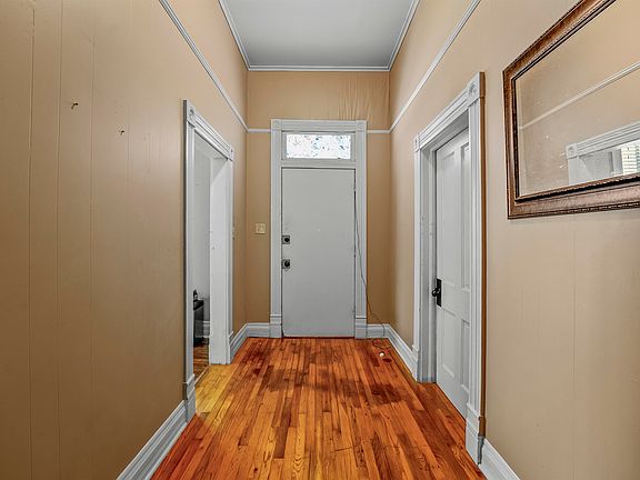 3rd image of 721 Pine St