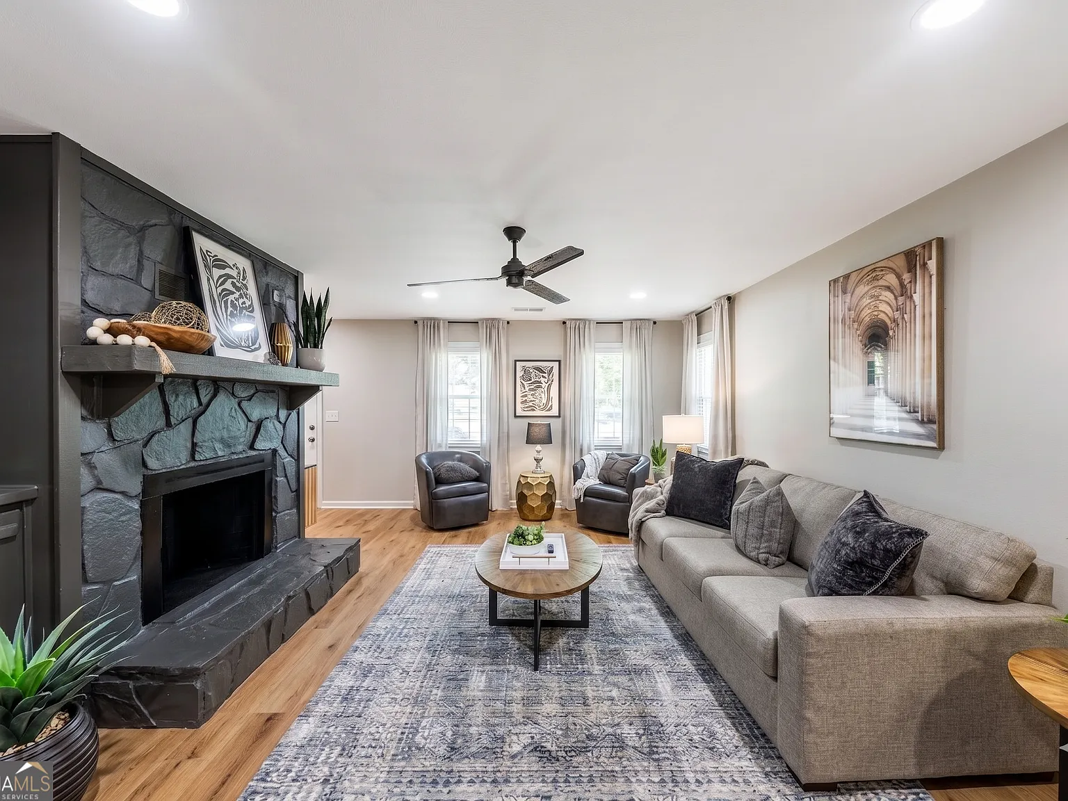 4 bed, 3.0 bath, 2600 sqft, $6,300 — Photo 2