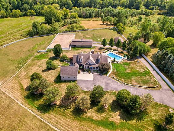 3rd image of 2588 Lone Rd