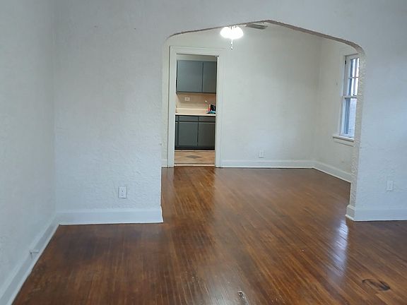 5th image of 4132 S 32nd West Ave