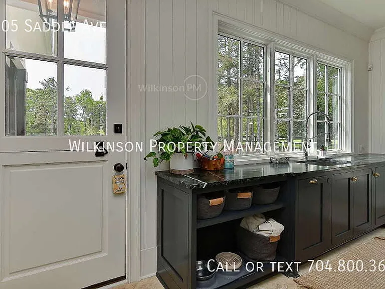 9705 Saddle Ave — Photo 16